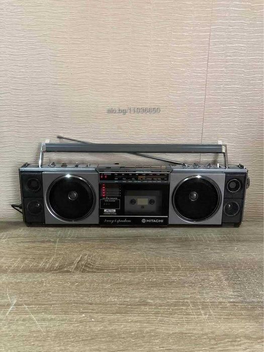 HITACHI TRK-6701W vintage retro boombox