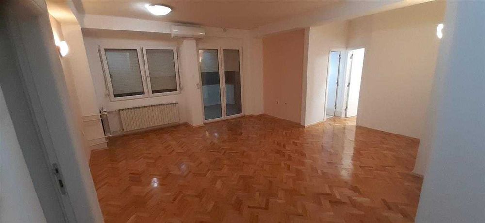 Дава се под наем Тристаен апартамент в Пловдив, Изгрев - 89 кв.м за 321.3 € - Снимка #3