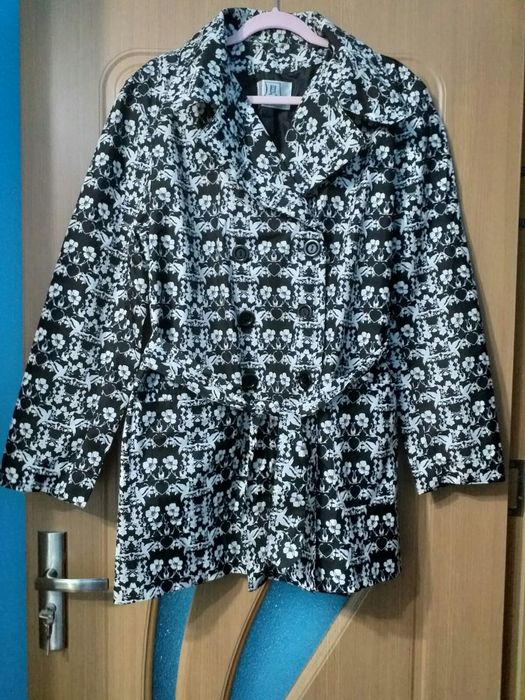 Geacă de damă material fâș