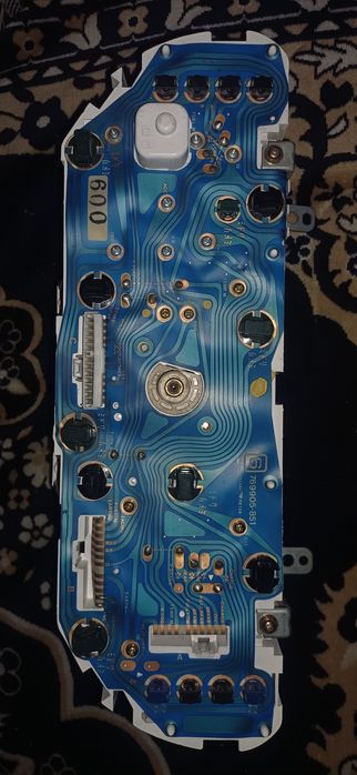 приборная панель на Мазду 323