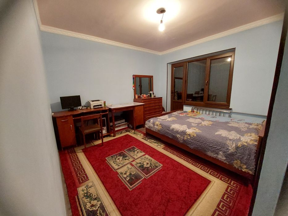 Г. Чирчик 3 мкр возле дорои