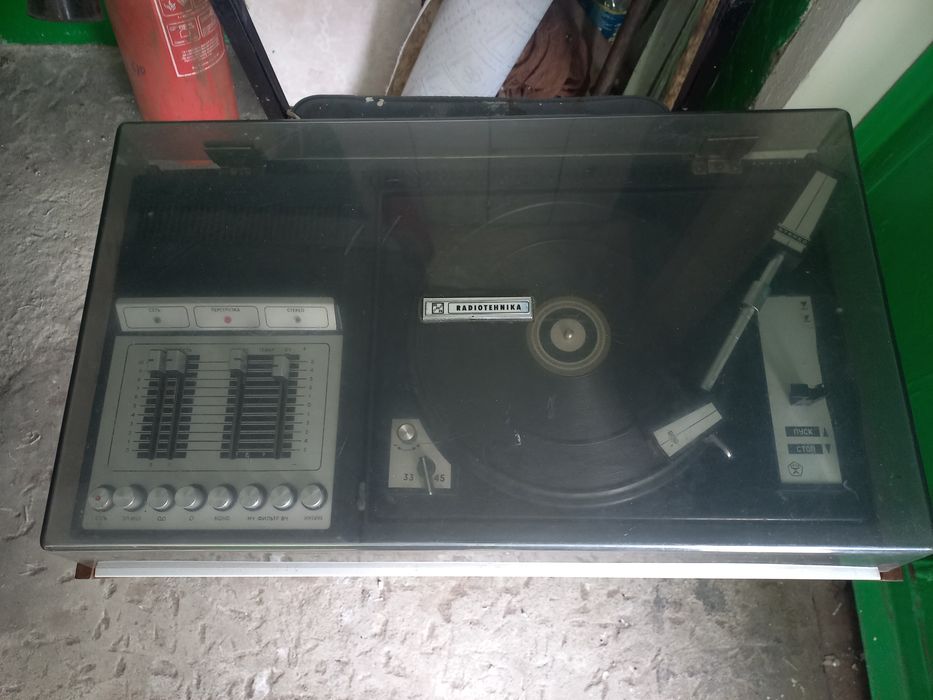 Продам проиграватель пластинок