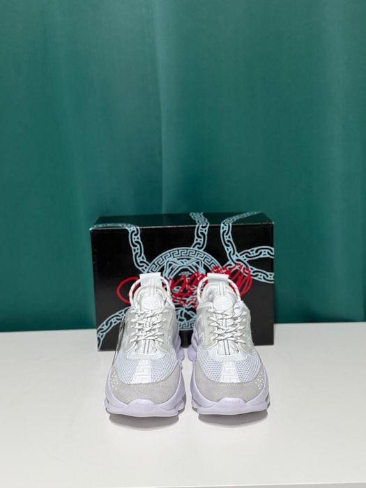 Versace chain reaction