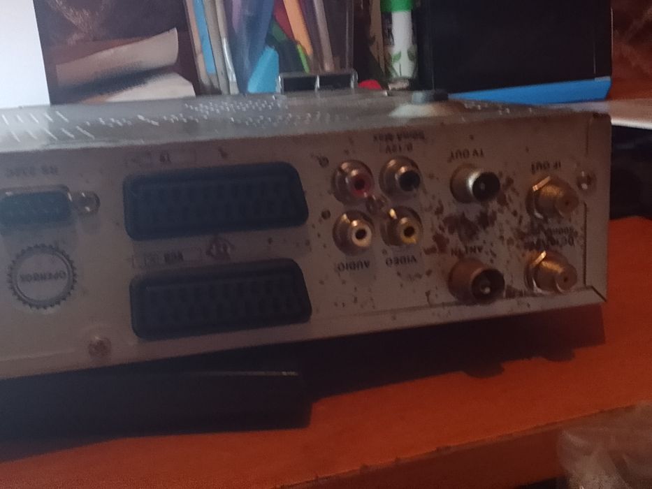 Тюнера в рабочем состоянии с пультом