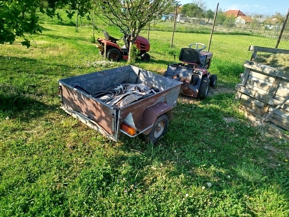 Tractoras gazon de vânzare , funcționează  perfect