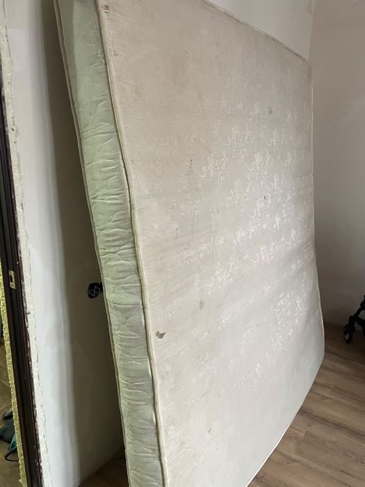 Продам матрас б/у 2*1.8