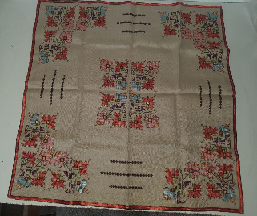 Нови ръчно плетени ленени карета