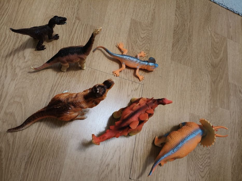 Set 6  dinozauri mici