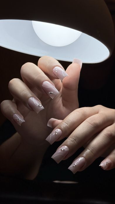 Маникюр в любое время суток