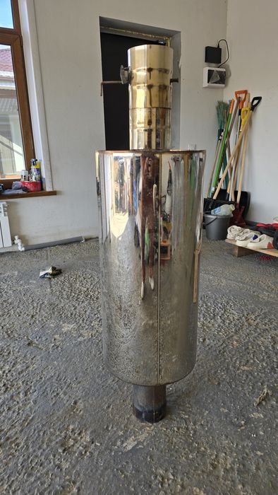 Печь для бани с баком для воды.