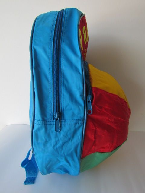 Весела раница с форма на шапка