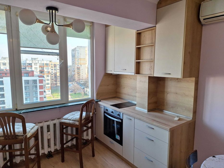 Дава се под наем Двустаен апартамент в София, Връбница 2 - 55 кв.м за 438.6 € - Снимка #1