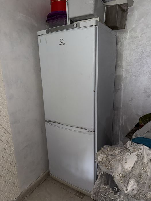 Холодильник Indesit
