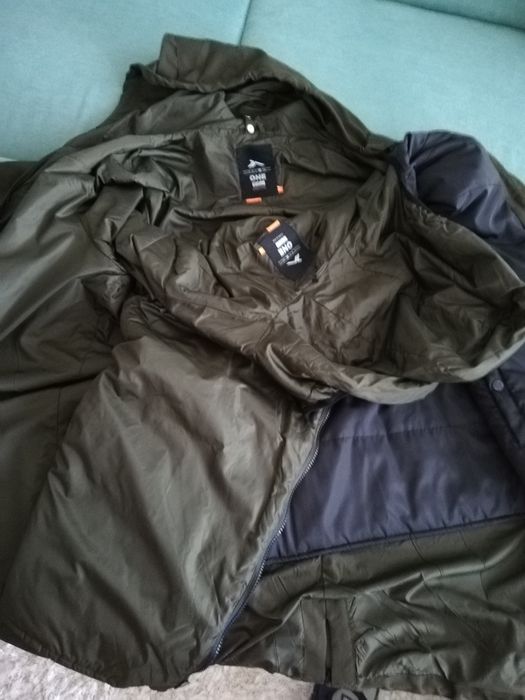 Vând geaca sport dama trei anotimpuri.