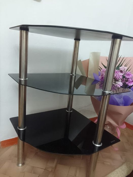 Стол для компьютера и тумбочка