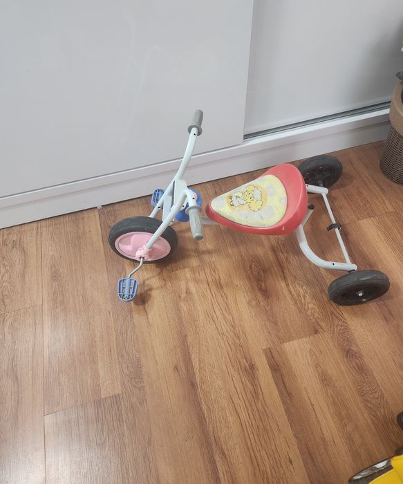 Колелца за дете с помошни  колелета.