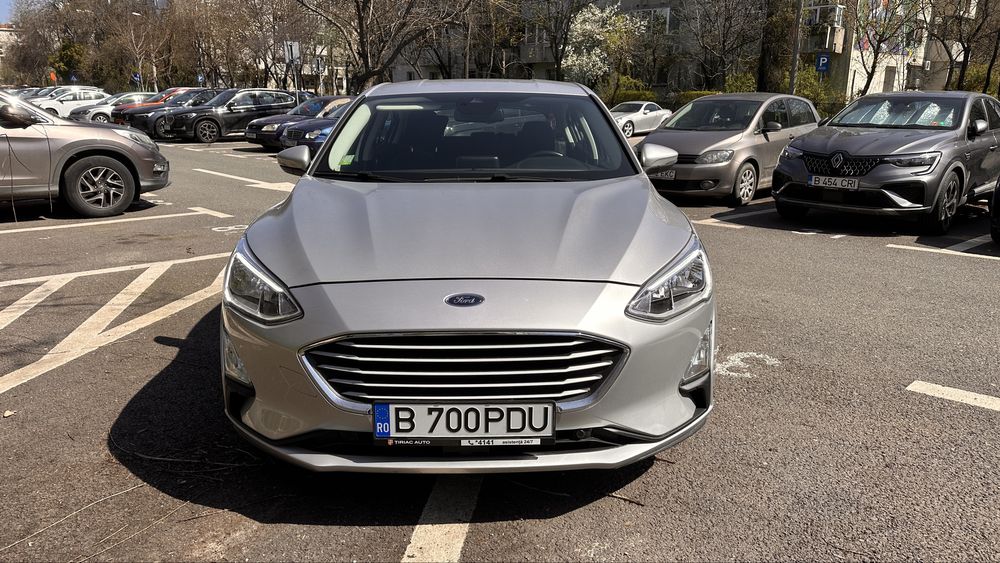 Ford Focus benzină - 123105 km  - Automata 8 viteze