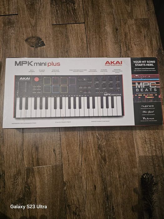 Akai mpk mini plus noua