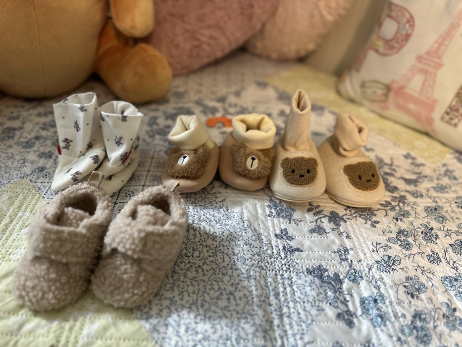 Бебешки обувки и буйки