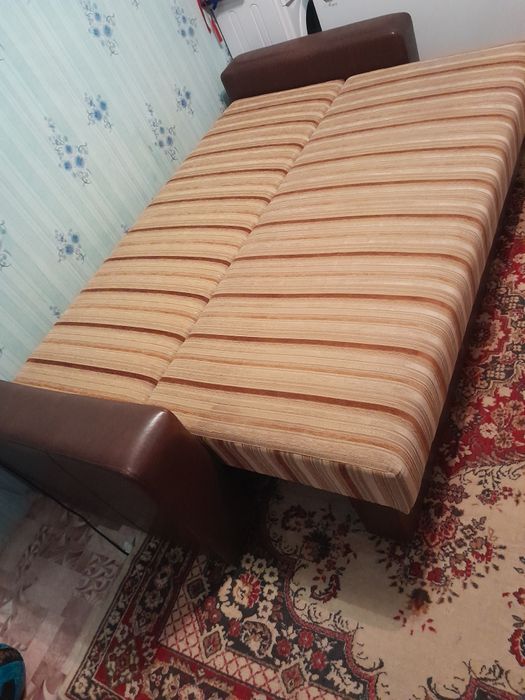 Продам диван в хорошем состоянии