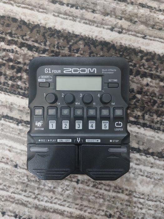 Гитарный процессор Zoom G1 Four (в отличном состоянии)