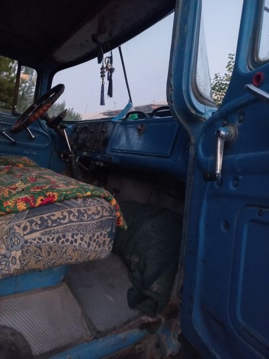 Zil 130 sotiladi