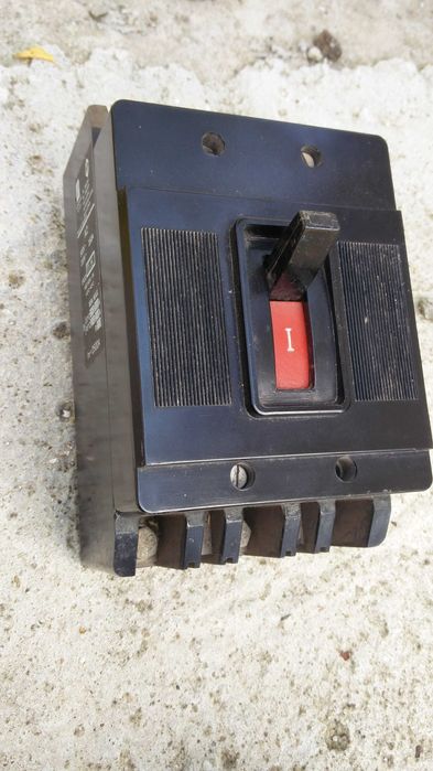 Автоматичен прекъсвач А2 160  и А1