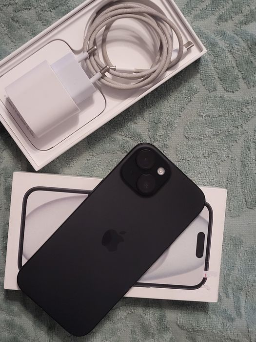 IPHONE 15 почти новый состояние хорошее