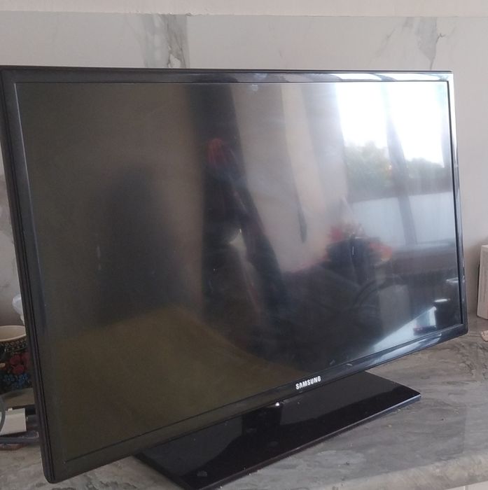 Продам телевизор диагональ ,74