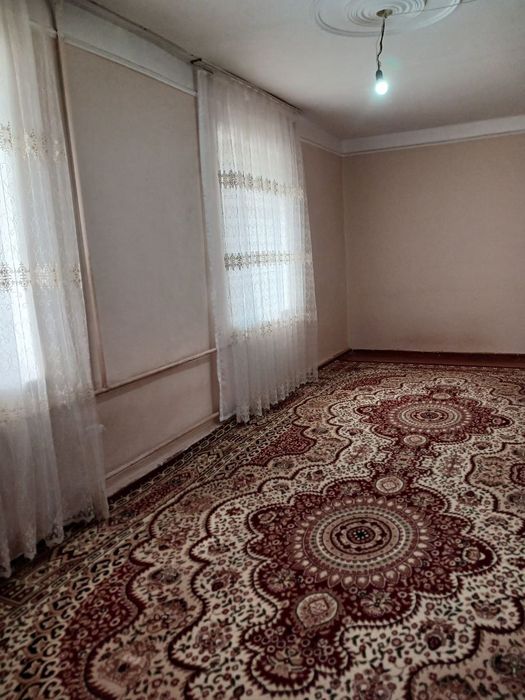 Uy hovli sotiladi sentrdan