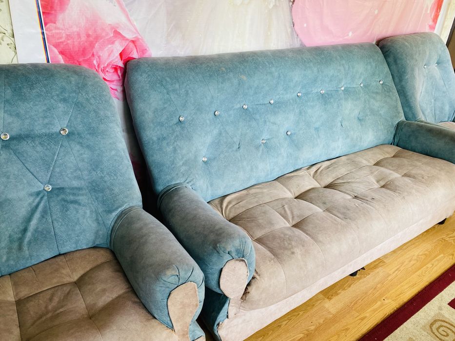 Диван для дома в хорошем состояний