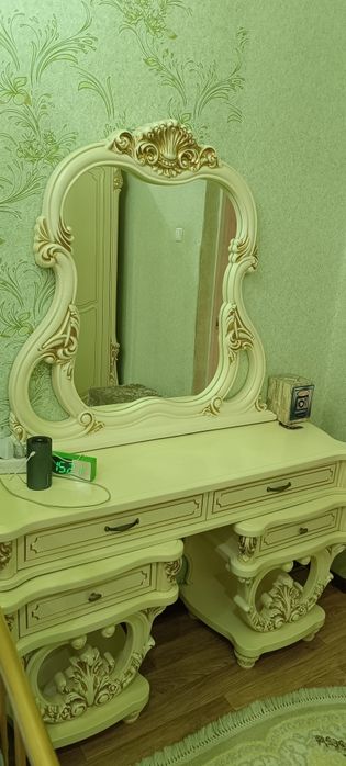 Срочно продам спальный гарнитур