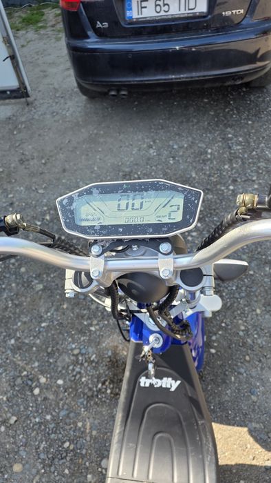 Scuter electric cu 3 roti