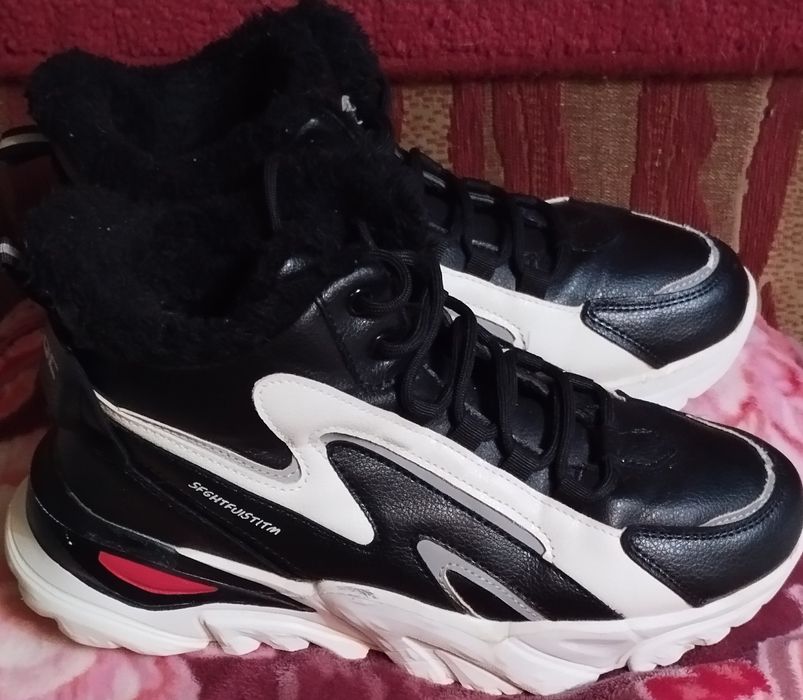 Продам зимние кроссовки р. 36-37