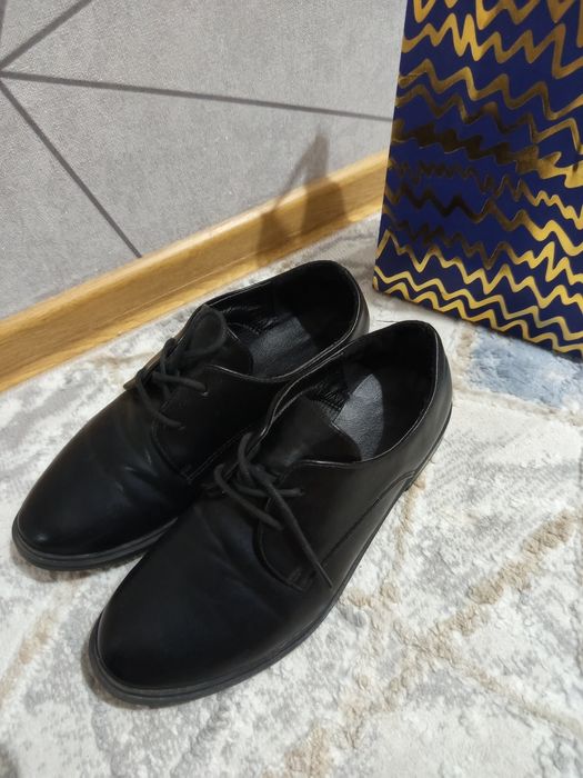 Продам женскую обувь