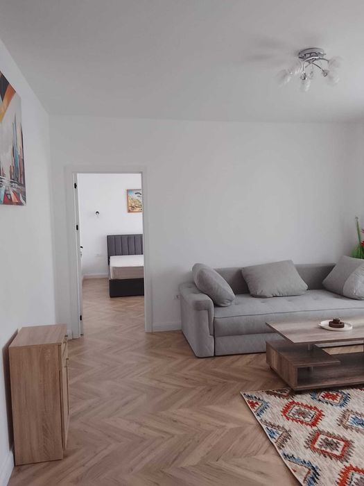 Inchiriez apartament cu 2 camere