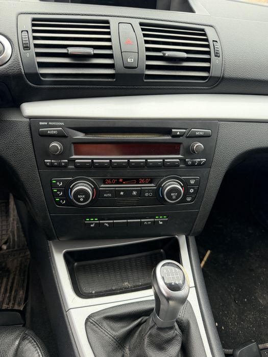 Bmw 118 d 2009 xenon bate motorul