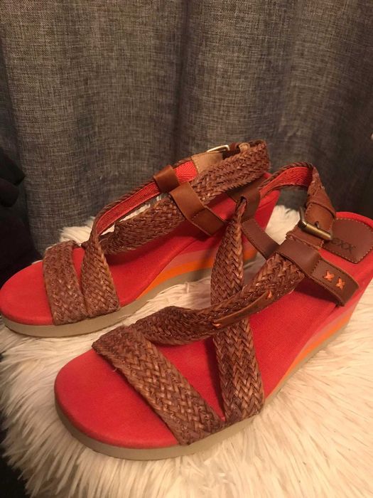 Дамски сандали MEXX