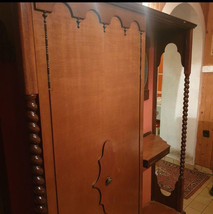 Cuier vintage din lemn