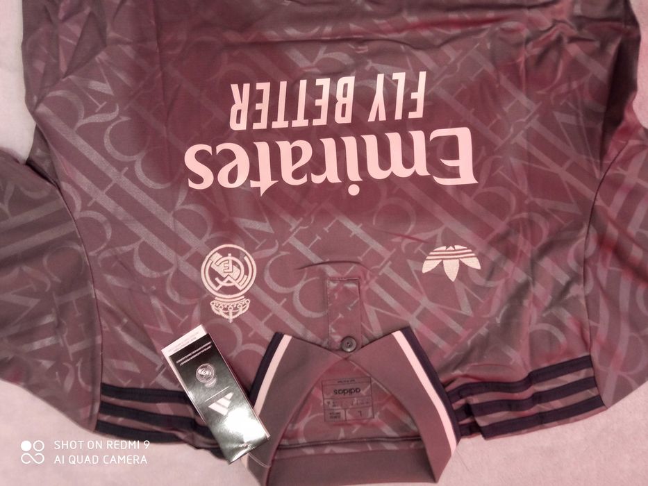 чисто нови тениски