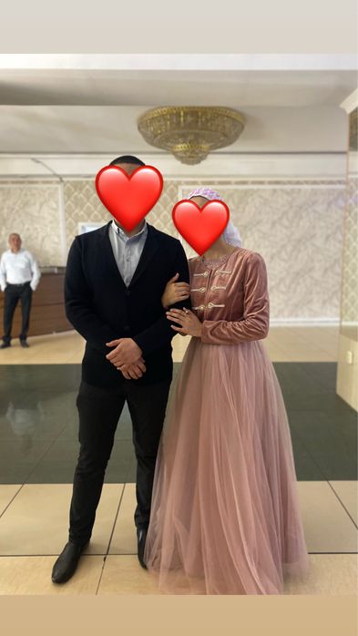 5000 тг  Продаётся платье