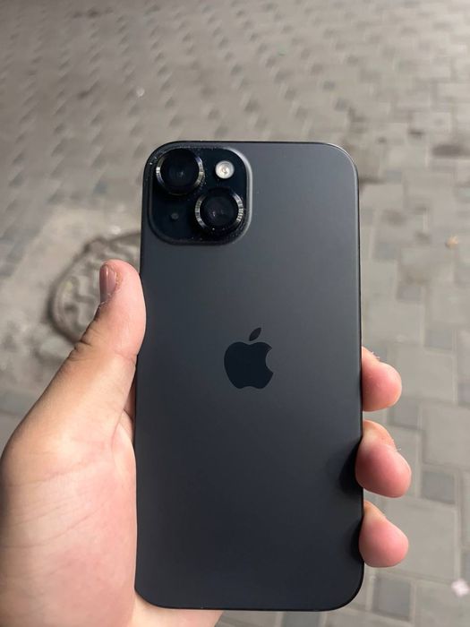 iPhone 15 black color