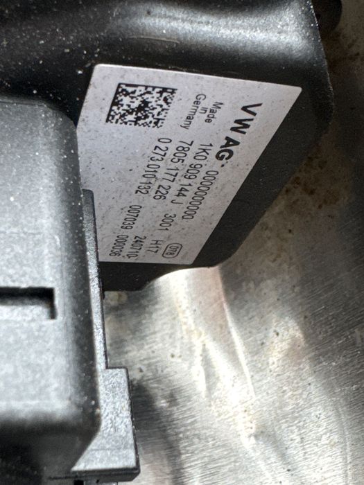 Електрическа кормилана рейка VAG-Фолксваген - Голф  1K0 909 144 J