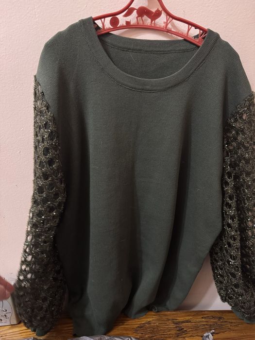 Свитера продам женские