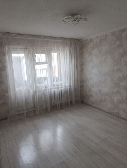 Продам 2 комн квартиру.Омский проект.