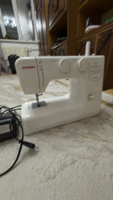 Швейная машина Janome
