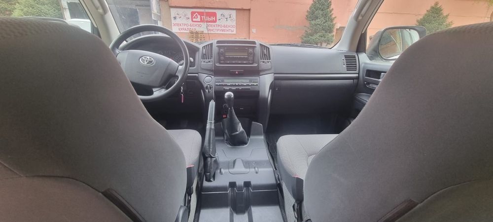 Продам Toyota Land Cruiser 200