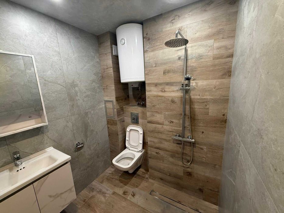 Тристаен апартамент в Благоевград, Широк център, ново строителство