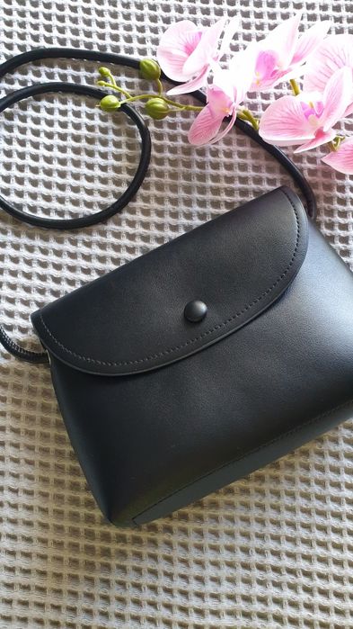 Сумка черная на плечо