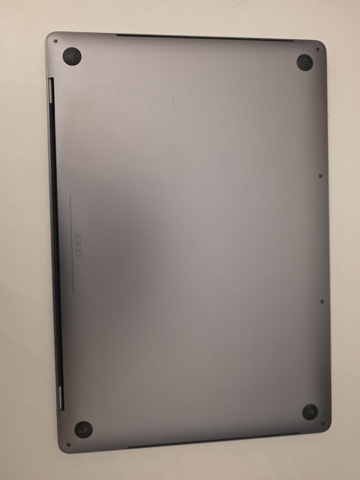 Macbook Pro 16", 2021, i7 9750H, 16GB RAM, 512GB SSD, video Radeon 4GB